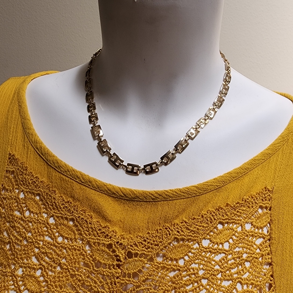 Vintage Gold Toned Chain Link Necklace 17"